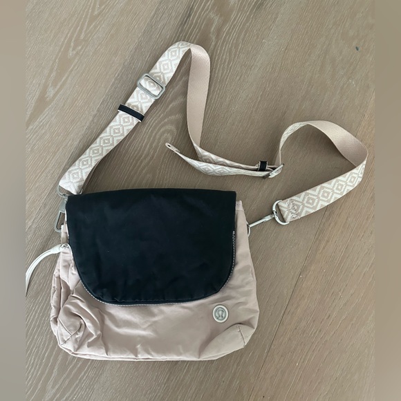 Lululemon Party Om Bag | Grain / Deep Coal / Angel Wing - Picture 12 of 12